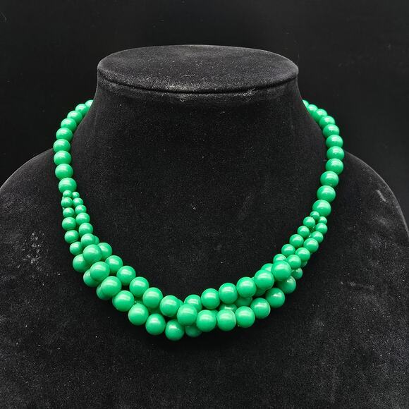 Unknown Jewelry - Green Twisted Beaded Necklace Vintage Costume Jewelry Acrylic Plastic
